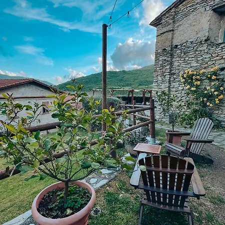 Agriturismo Casa Turchetti -Nature & Pool & Relax Tra Lunigiana, Nord Toscana E Cinque Terre