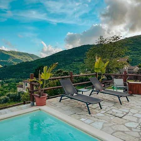 Agriturismo Casa Turchetti -Nature & Pool & Relax Tra Lunigiana, Nord Toscana E Cinque Terre Comano (Tuscany)